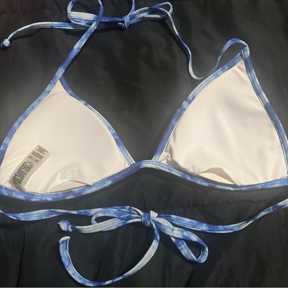 ❤️ $10 Flash Sale Bikini Tops Bundle of 3 - Picture 5 of 8